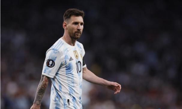 巨蟹座，两位情感追求者接连告白，但真正的真爱却另有其人？